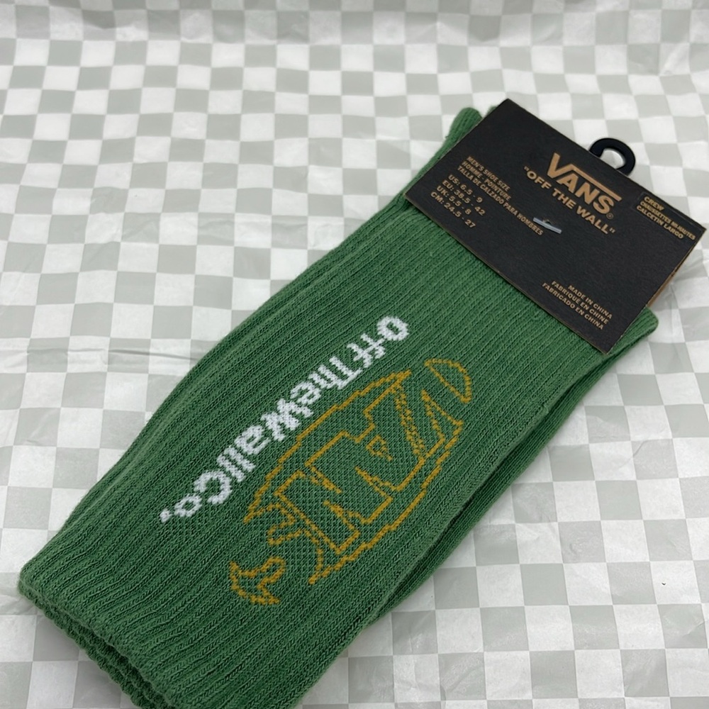 Vans Green Crew Socks VANS®
"OFF THE WALL" 1 pair Crew Socks Size Medium NWT - Picture 12 of 16